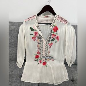 Medium embroidered Johnny Was blouse